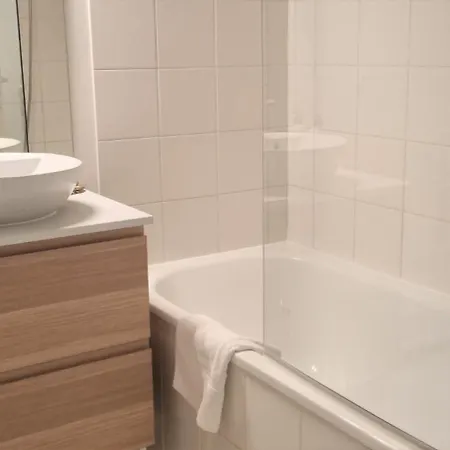 Grand Avec Terrasse Et Parking - Vieux- - Blaise Apartament