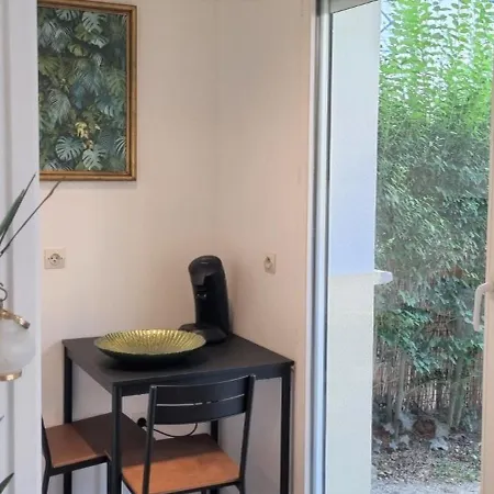 Grand Avec Terrasse Et Parking - Vieux- - Blaise *