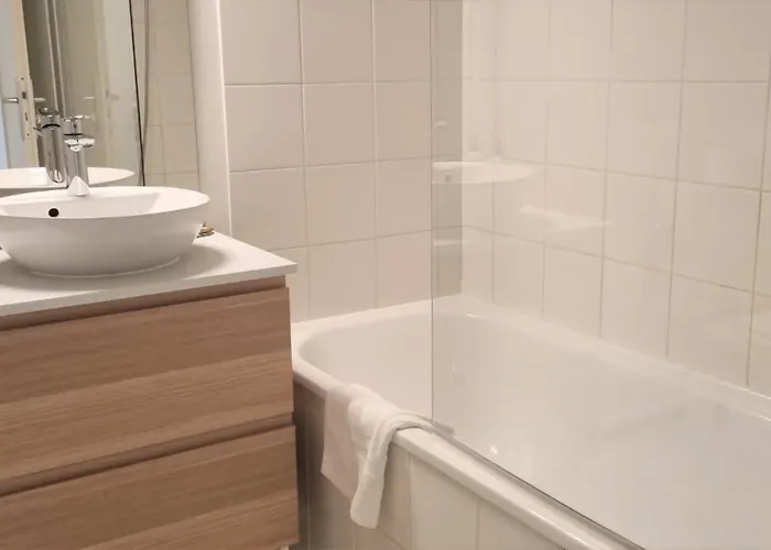 Grand Avec Terrasse Et Parking - Vieux- - Blaise Apartament