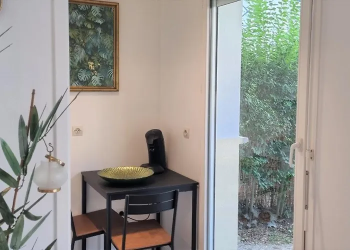 Grand Avec Terrasse Et Parking - Vieux- - Blaise *